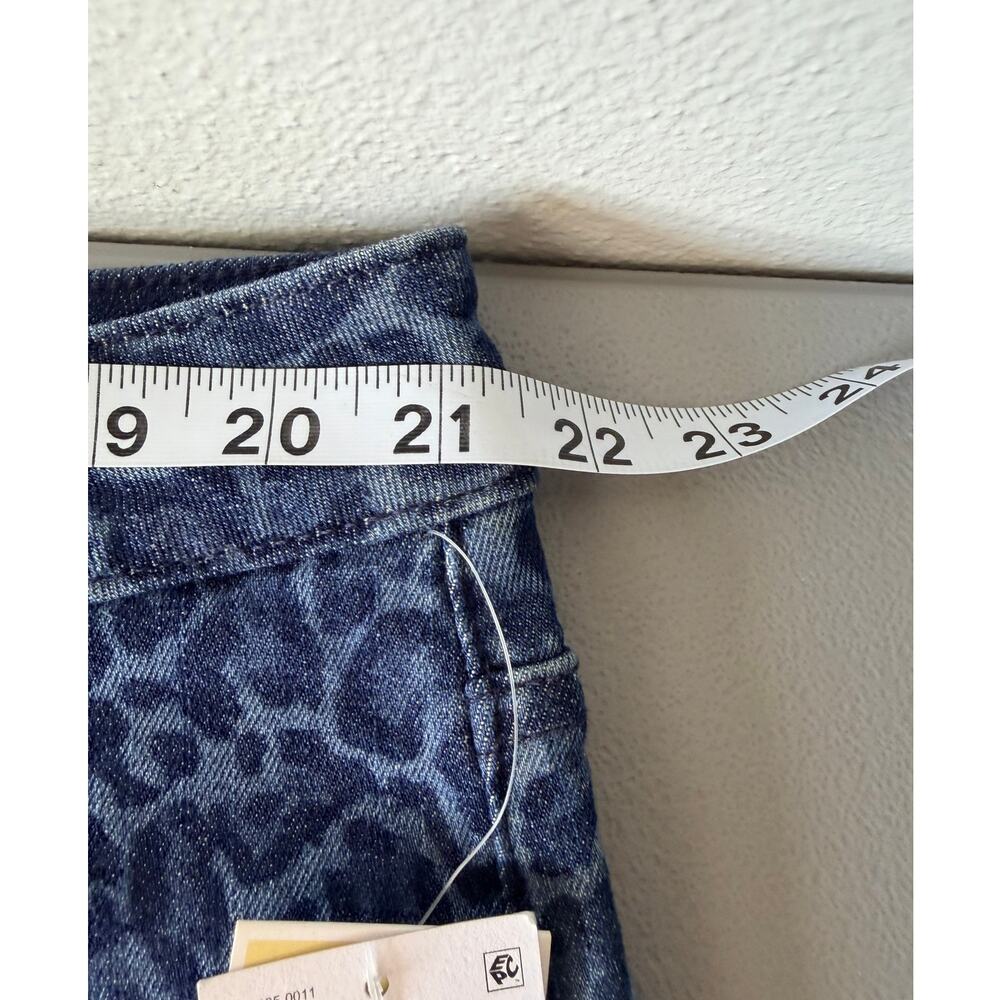 Michael Kors Leopard Print Jeans 22W NWT Blue Animal Denim - Picture 4 of 10
